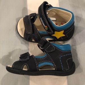 NWT Pablosky Superflex leather sandals